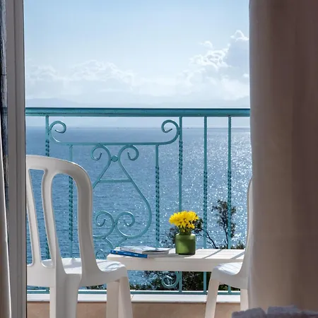 아파트호텔 Corfu Aquamarine 4*