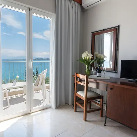 アパートホテル Corfu Aquamarine 4*