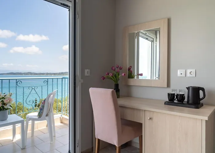 Corfu Aquamarine 公寓式酒店 4*